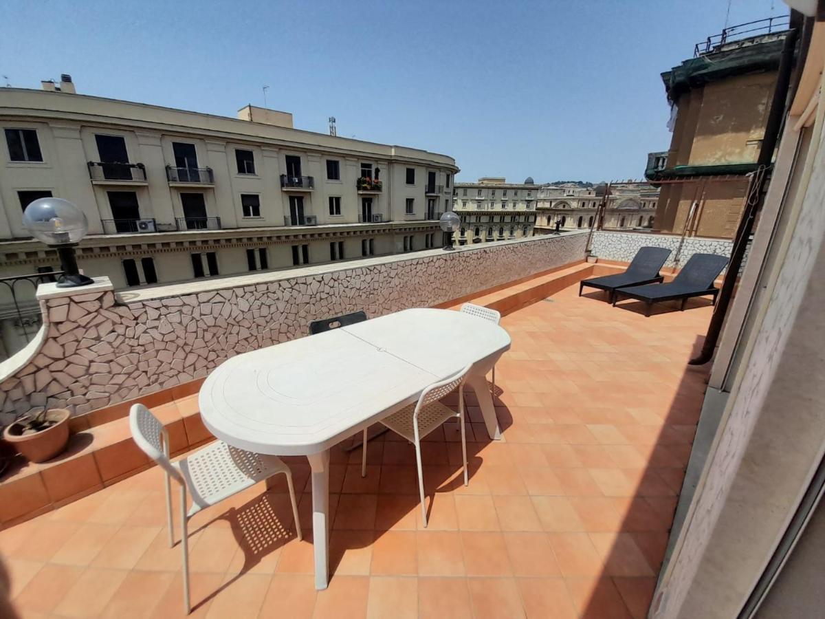 Mayfair Lifestyle Suites By Babylon Stay Naples Luaran gambar