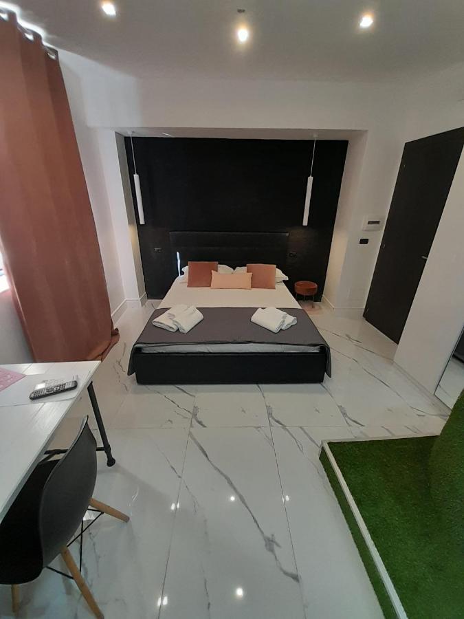 Mayfair Lifestyle Suites By Babylon Stay Naples Luaran gambar