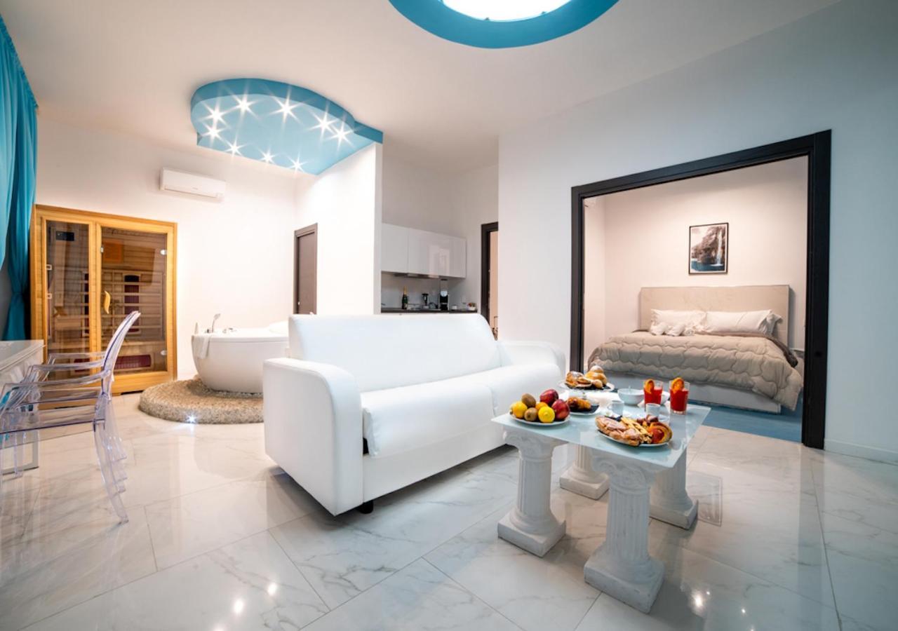 Mayfair Lifestyle Suites By Babylon Stay Naples Luaran gambar